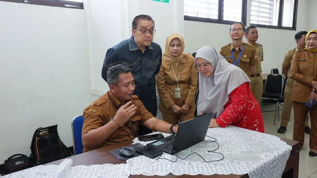 6a86d5b6301b1-dpr-dorong-integrasi-data-kependudukan-digital-targetkan-bansos-tepat-sasaran_gemini_1265_711