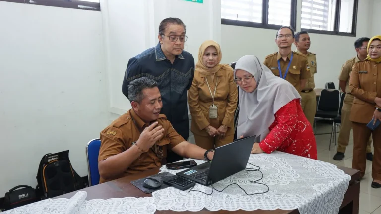 6a86d5b6301b1-dpr-dorong-integrasi-data-kependudukan-digital-targetkan-bansos-tepat-sasaran_gemini_1265_711