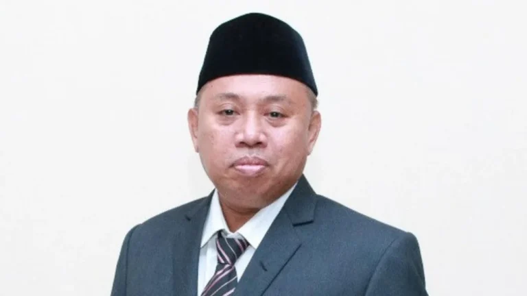 6a87c1d9139cc-profil-rektor-unsoed-akhmad-sodiq-yang-terjaring-ott-kpk-akademisi-peternakan-lulusan-jerman_gemini_1265_711