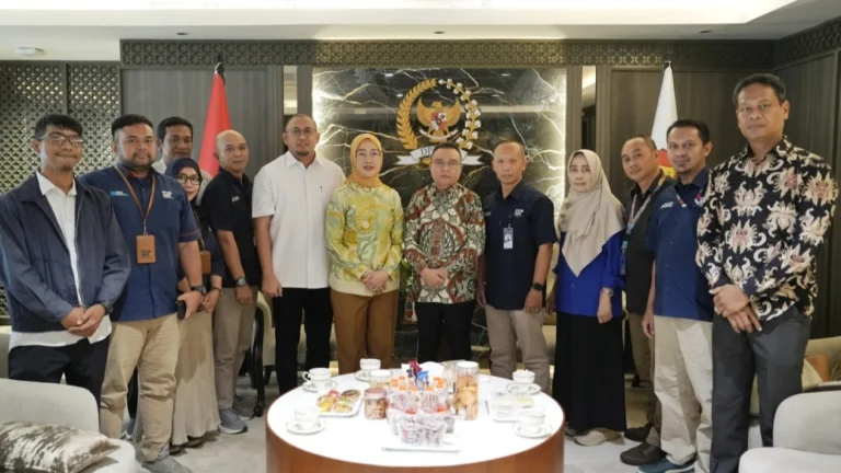 6a8ee809d879b-pimpinan-dpr-ri-menggelar-pertemuan-dengan-serikat-buruh-pt-pos-indonesia_gemini_1265_711