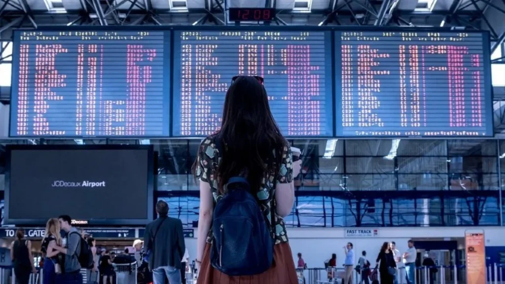61d25fe5c9467-ilustrasi-bandara_1265_711