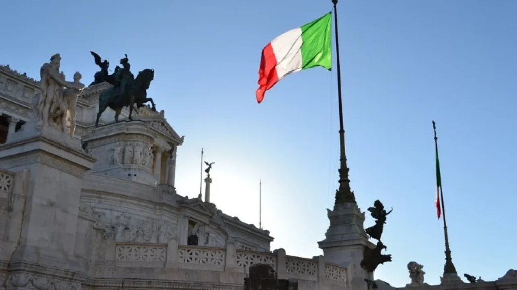 624cfd819ee72-bendera-italia_1265_711