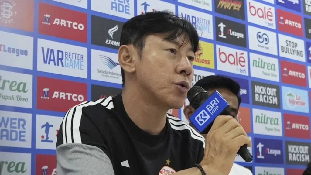 6a9caa8912630-pelatih-persija-jakarta-shin-tae-yong_gemini_1265_711