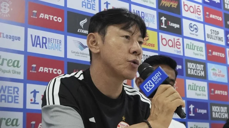 6a9caa8912630-pelatih-persija-jakarta-shin-tae-yong_gemini_1265_711
