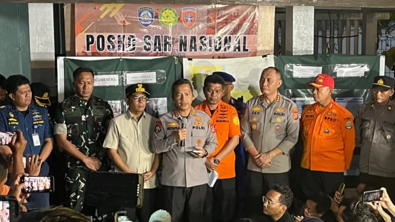 6aa834c4b66c1-kabid-humas-polda-banten-kombes-maruli-ahiles-hutapea-tengah_gemini_1265_711