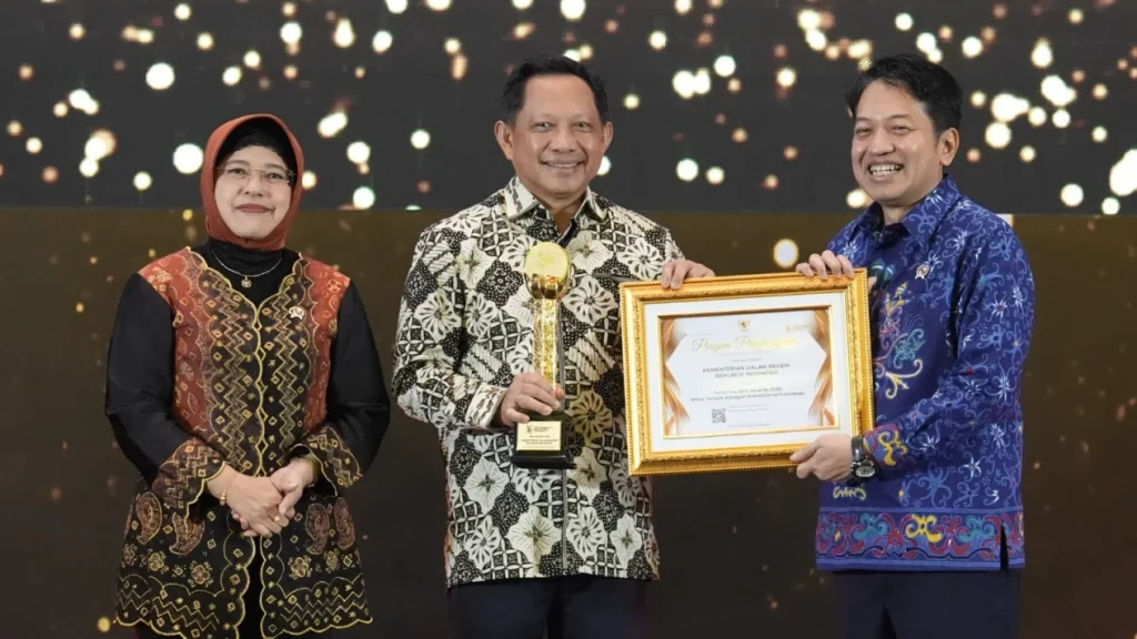 6ab87211b189d-kemendagri-meraih-penghargaan-dari-bps_gemini_1265_711