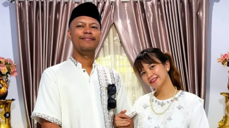 6ab8f9462891f-amal-buton-adik-arie-kriting-dan-kekasihnya-ratmin_gemini_1265_711
