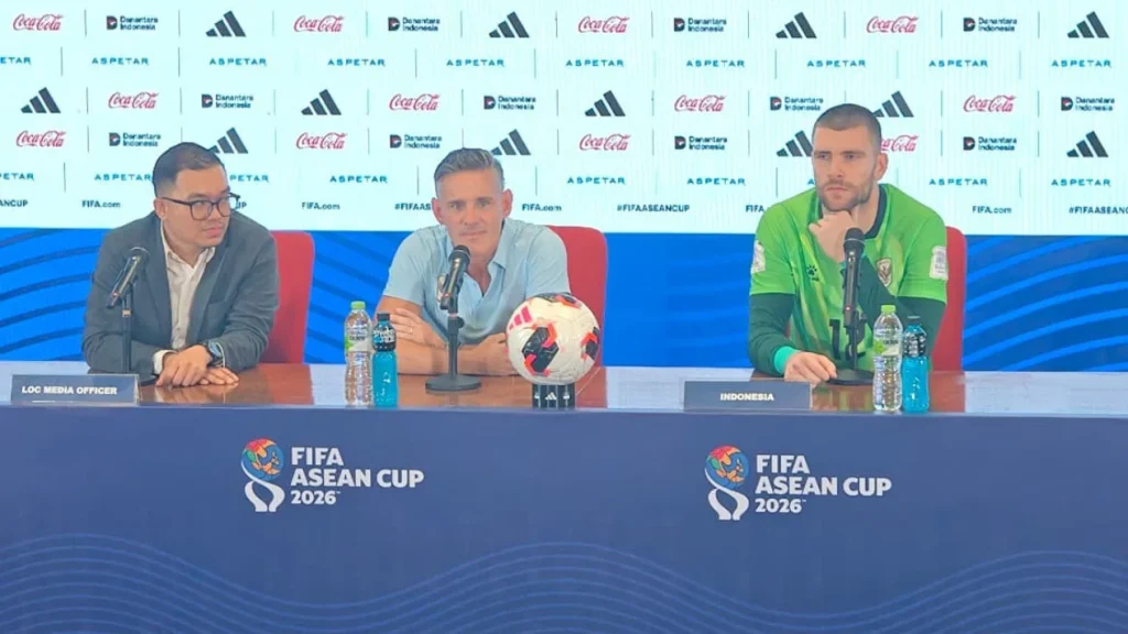 6abab15e0f9ab-pelatih-timnas-indonesia-tengah-dalam-konferensi-pers-usai-laga-indonesia-vs-malaysia_gemini_1265_711