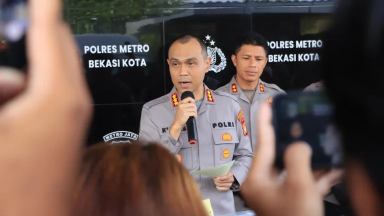 6abbb38e9034b-kapolres-metro-bekasi-kombes-putu-kholis-aryana_gemini_1265_711